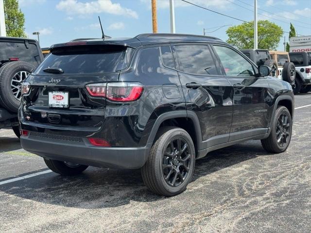 2025 Jeep Compass COMPASS LATITUDE 4X4