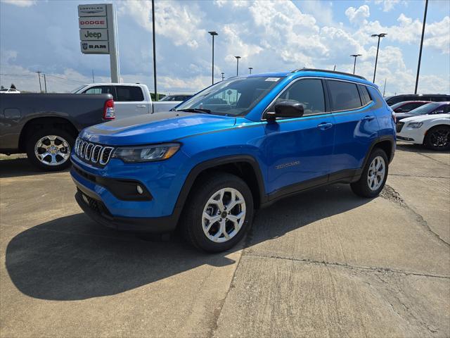 2025 Jeep Compass COMPASS LATITUDE 4X4