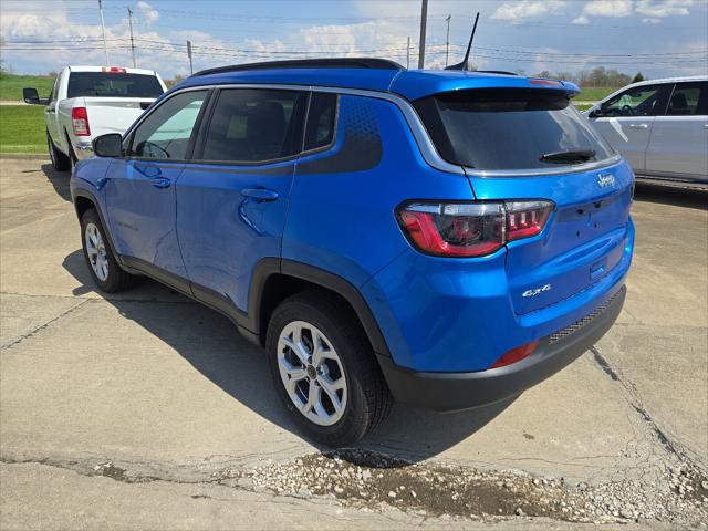 2025 Jeep Compass COMPASS LATITUDE 4X4