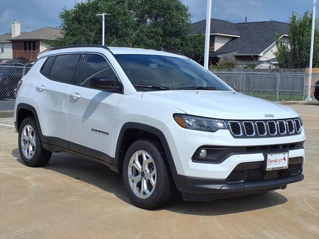 2025 Jeep Compass COMPASS LATITUDE 4X4