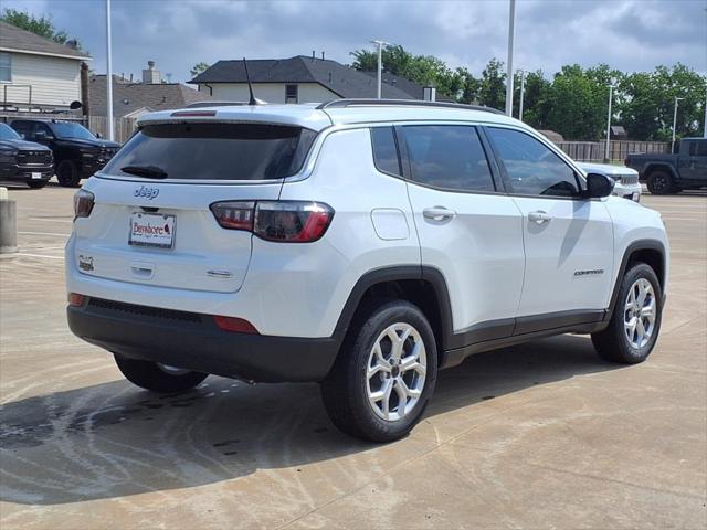 2025 Jeep Compass COMPASS LATITUDE 4X4