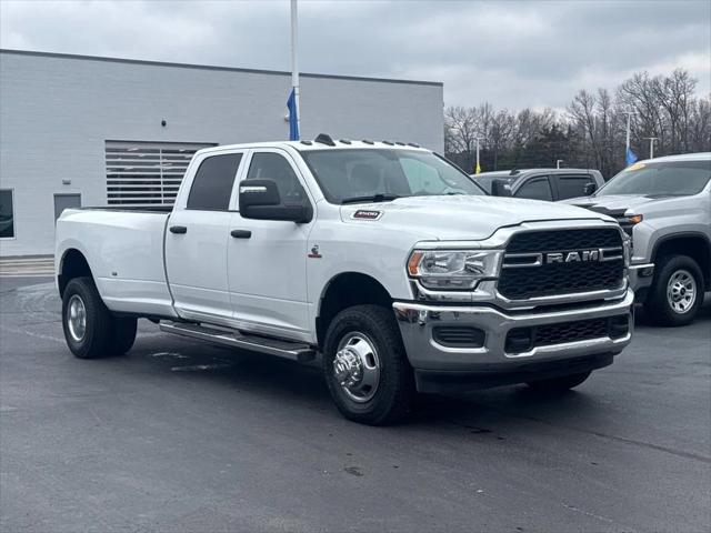 2024 RAM 3500 Tradesman Crew Cab 4x4 8 Box