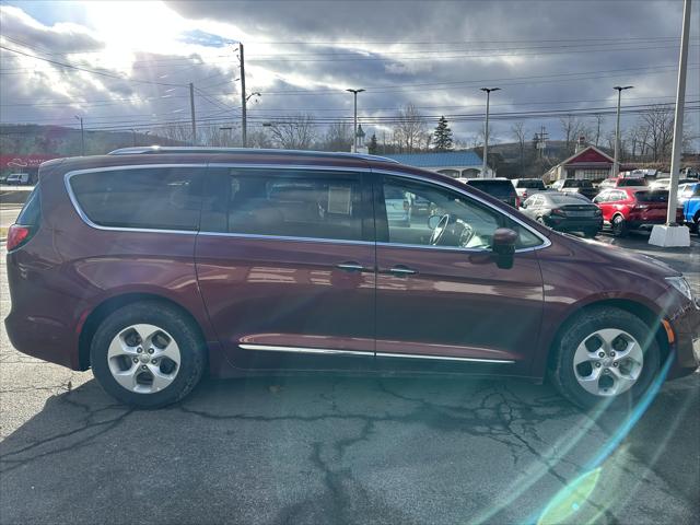 2017 Chrysler Pacifica Touring-L Plus