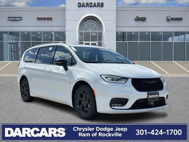 2025 Chrysler Pacifica Hybrid PACIFICA PLUG-IN HYBRID S APPEARANCE