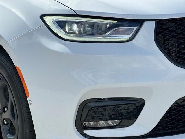 2025 Chrysler Pacifica Hybrid PACIFICA PLUG-IN HYBRID S APPEARANCE