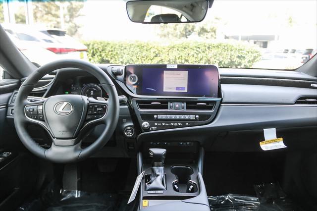 2025 Lexus ES 300h F SPORT Design