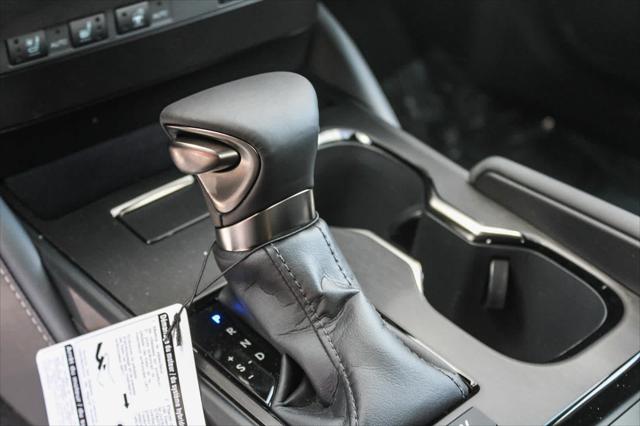 2025 Lexus ES 300h F SPORT Design