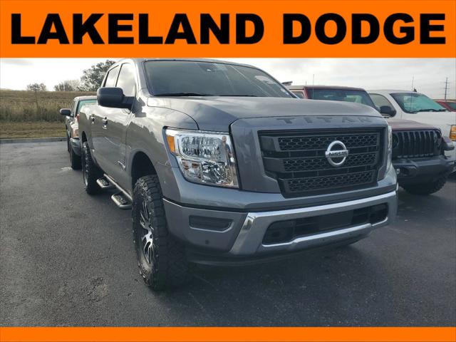 2022 Nissan TITAN Crew Cab SV 4x2