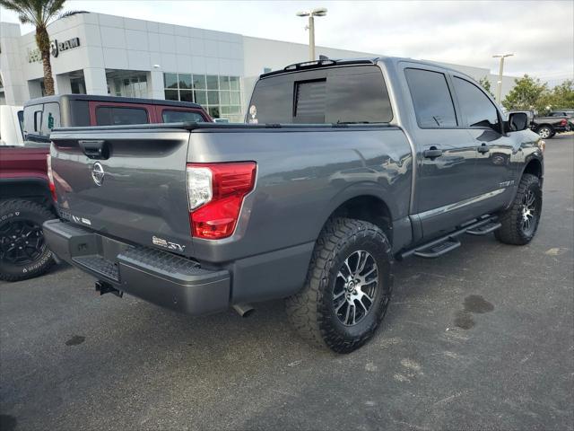 2022 Nissan TITAN Crew Cab SV 4x2