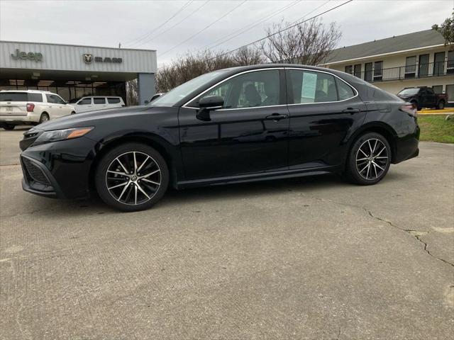 2023 Toyota Camry SE Nightshade Edition