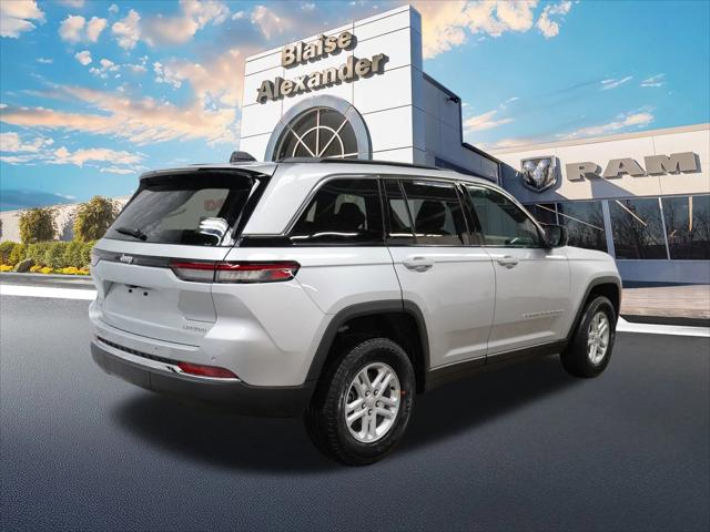 2025 Jeep Grand Cherokee GRAND CHEROKEE LAREDO 4X4