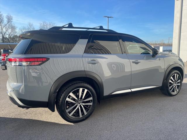 2023 Nissan Pathfinder Platinum FWD