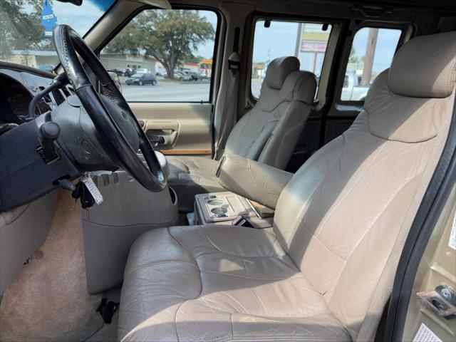 2000 Ford E-250 Recreational