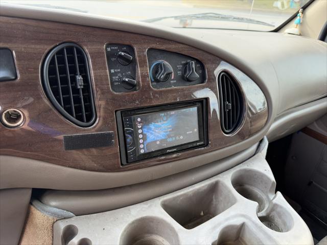 2000 Ford E-250 Recreational
