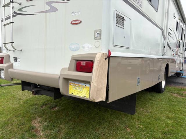 2006 Ford F-53 4X2  208 228 in. WB