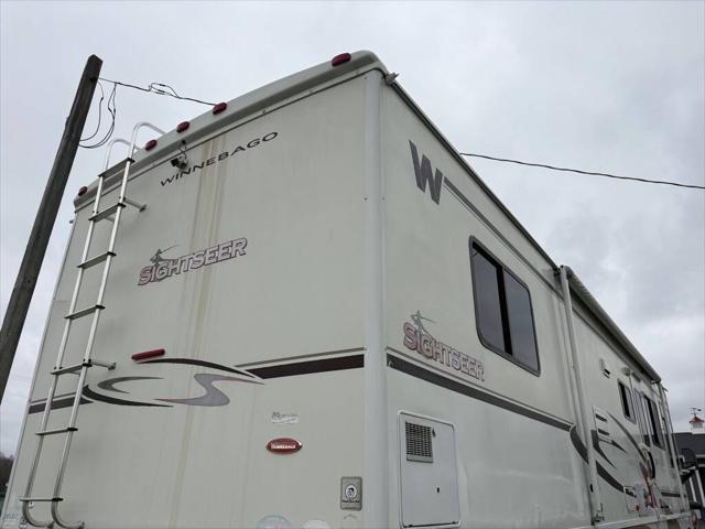 2006 Ford F-53 4X2  208 228 in. WB