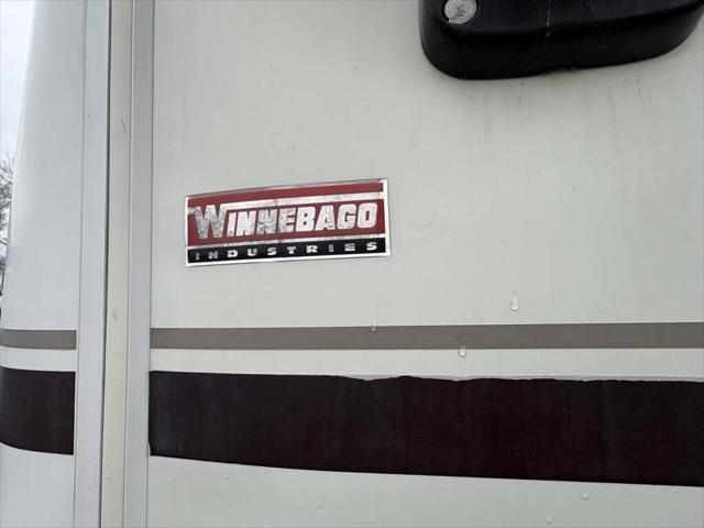 2006 Ford F-53 4X2  208 228 in. WB