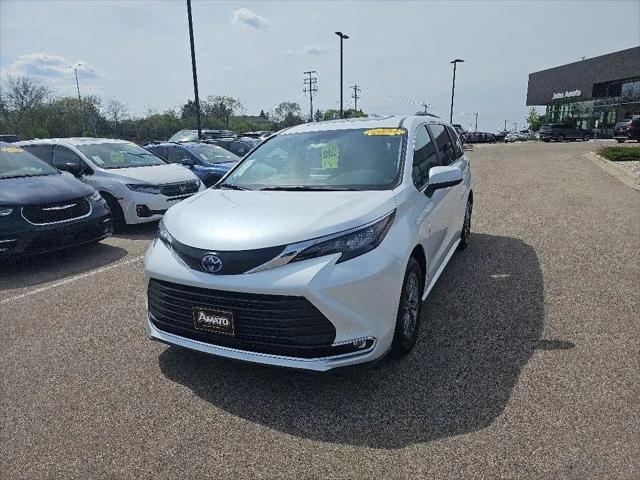 2024 Toyota Sienna XLE for sale in Menomonee Falls, WI