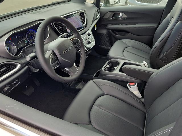 2025 Chrysler Voyager VOYAGER