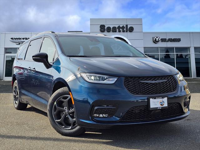 2025 Chrysler Pacifica Hybrid PACIFICA PLUG-IN HYBRID S APPEARANCE