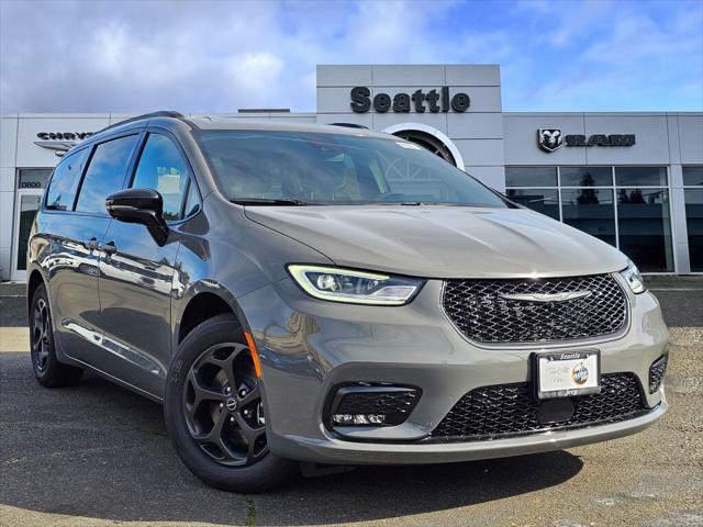 2025 Chrysler Pacifica Hybrid PACIFICA PLUG-IN HYBRID S APPEARANCE
