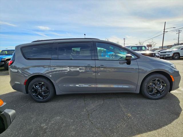 2025 Chrysler Pacifica Hybrid PACIFICA PLUG-IN HYBRID S APPEARANCE