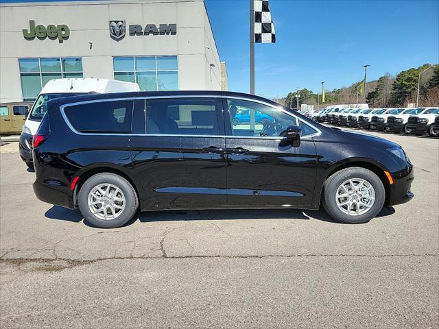 2025 Chrysler Voyager VOYAGER