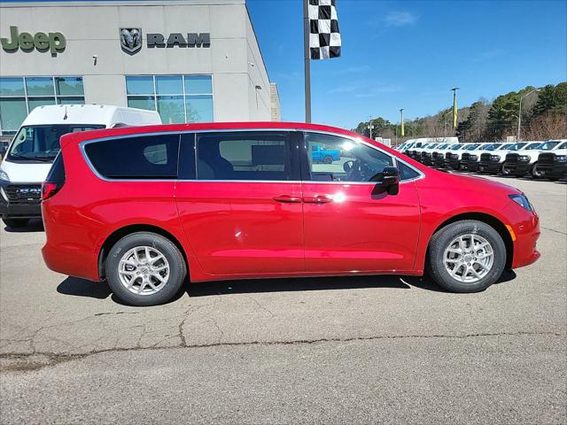 2025 Chrysler Voyager VOYAGER