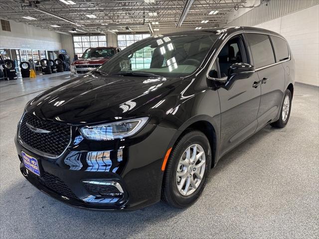 2025 Chrysler Pacifica PACIFICA SELECT