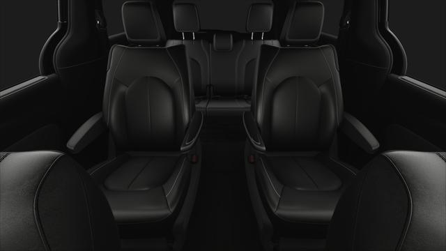 2025 Chrysler Voyager VOYAGER LX