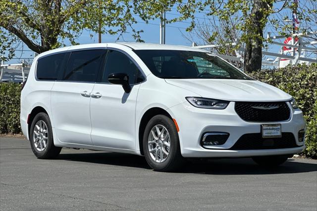 2025 Chrysler Pacifica PACIFICA SELECT