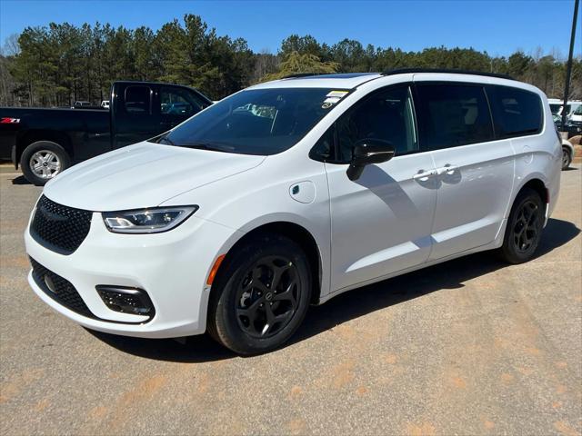 2025 Chrysler Pacifica Hybrid PACIFICA PLUG-IN HYBRID S APPEARANCE