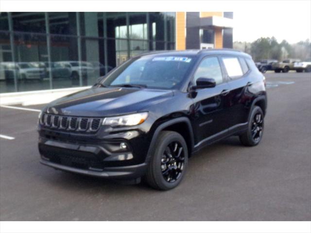 2025 Jeep Compass COMPASS LATITUDE 4X4