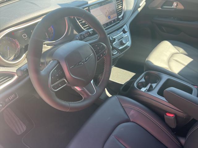 2025 Chrysler Pacifica PACIFICA SELECT