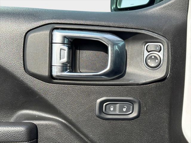 2025 Jeep Wrangler 4-Door Willys 4x4