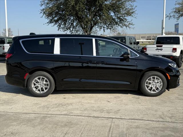 2025 Chrysler Pacifica PACIFICA SELECT