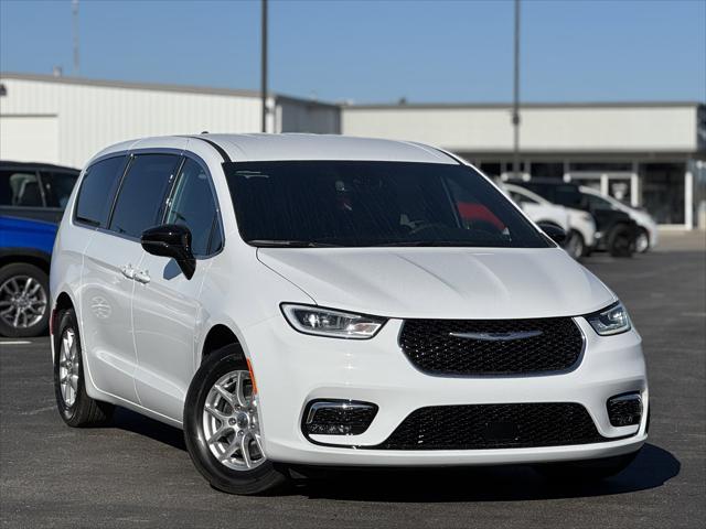 2025 Chrysler Pacifica PACIFICA SELECT