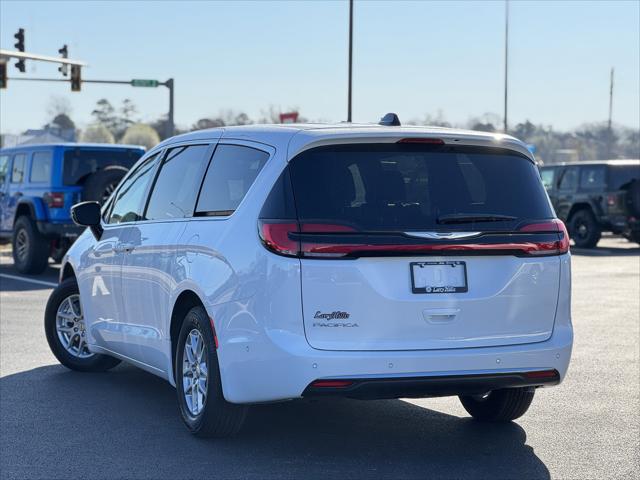 2025 Chrysler Pacifica PACIFICA SELECT