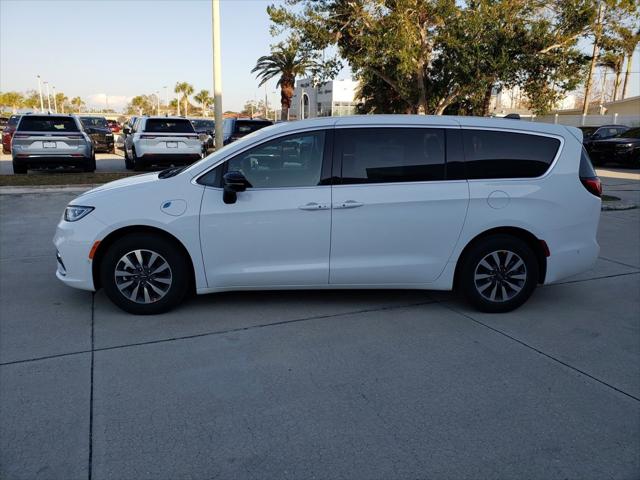 2025 Chrysler Pacifica Hybrid PACIFICA PLUG-IN HYBRID SELECT