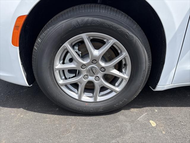 2025 Chrysler Pacifica PACIFICA SELECT