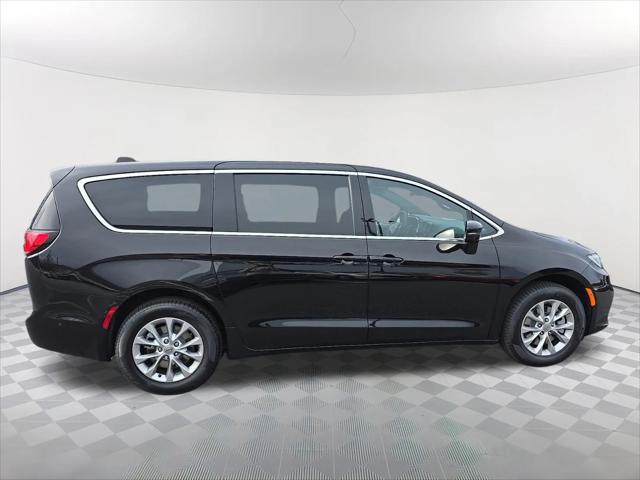 2025 Chrysler Pacifica PACIFICA SELECT AWD