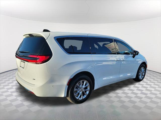 2025 Chrysler Pacifica PACIFICA SELECT AWD