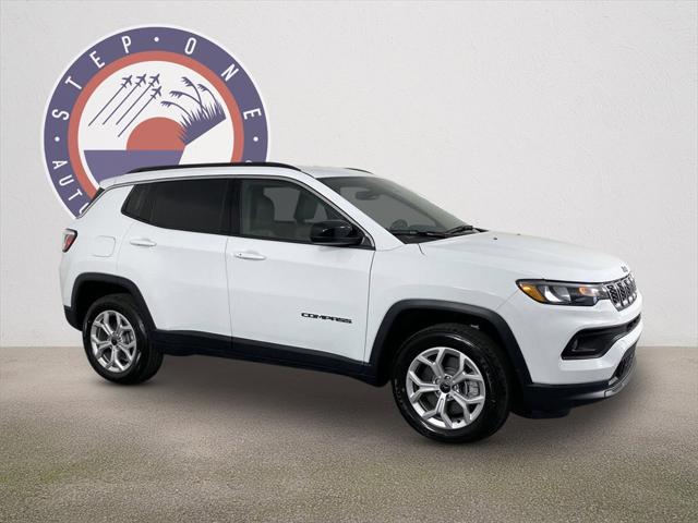2025 Jeep Compass COMPASS LATITUDE 4X4