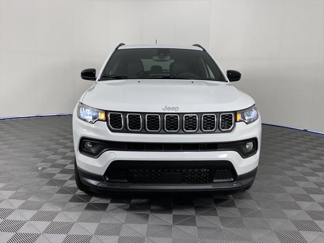 2025 Jeep Compass COMPASS LATITUDE 4X4