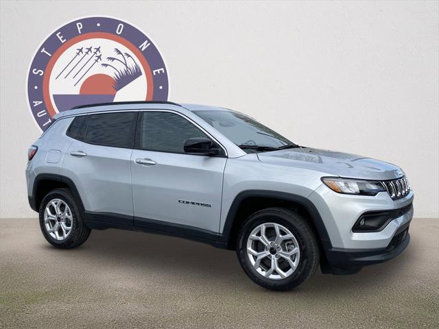 2025 Jeep Compass COMPASS LATITUDE 4X4