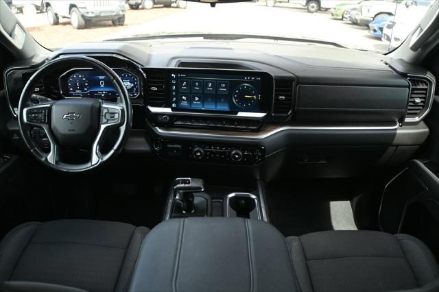 2023 Chevrolet Silverado 1500 4WD Crew Cab Short Bed RST
