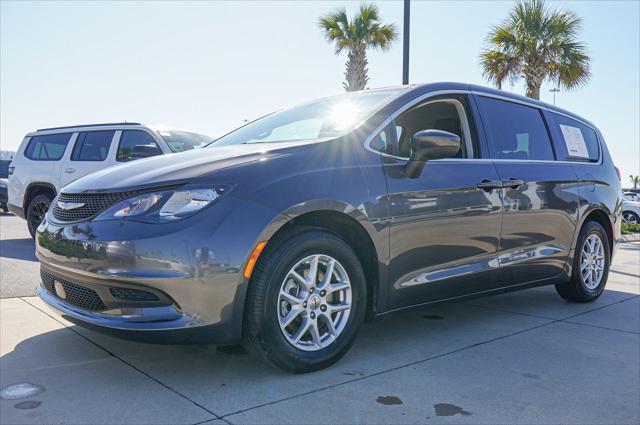 2022 Chrysler Voyager LX