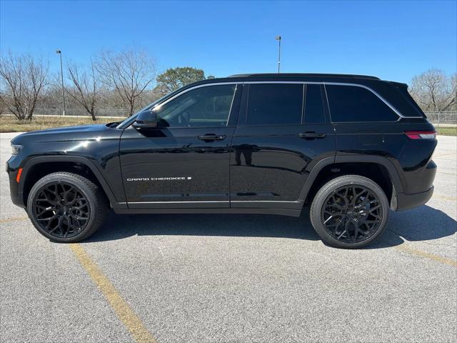 2025 Jeep Grand Cherokee Laredo 4x4