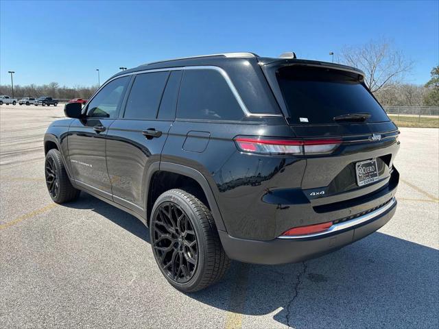 2025 Jeep Grand Cherokee Laredo 4x4