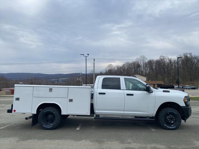 2024 RAM Ram 3500 Chassis Cab RAM 3500 TRADESMAN CREW CAB CHASSIS 4X4 60 CA